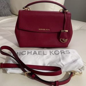 Small Michael Kors Hand Bag/crossbody